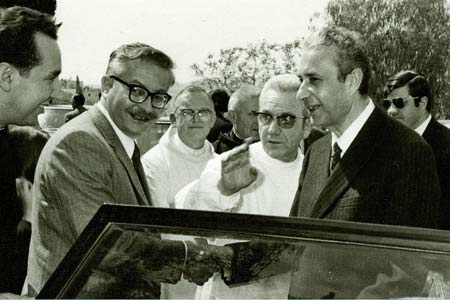 Storia del Cuamm: 1972 il Ministro Aldo Moro con il dott. Vallero