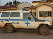 sierra leone medici con l'africa cuamm ambulanza per le gestione delle emergenze ostetriche a pujehun