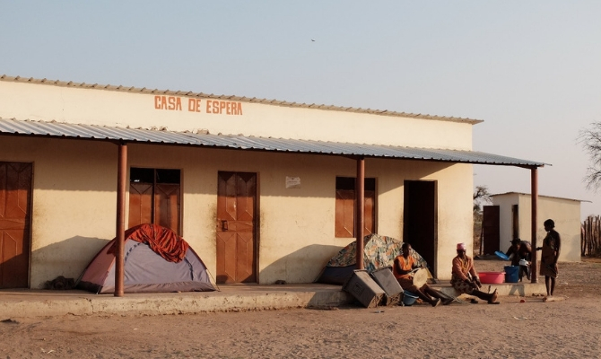 casa de espera chiulo angola